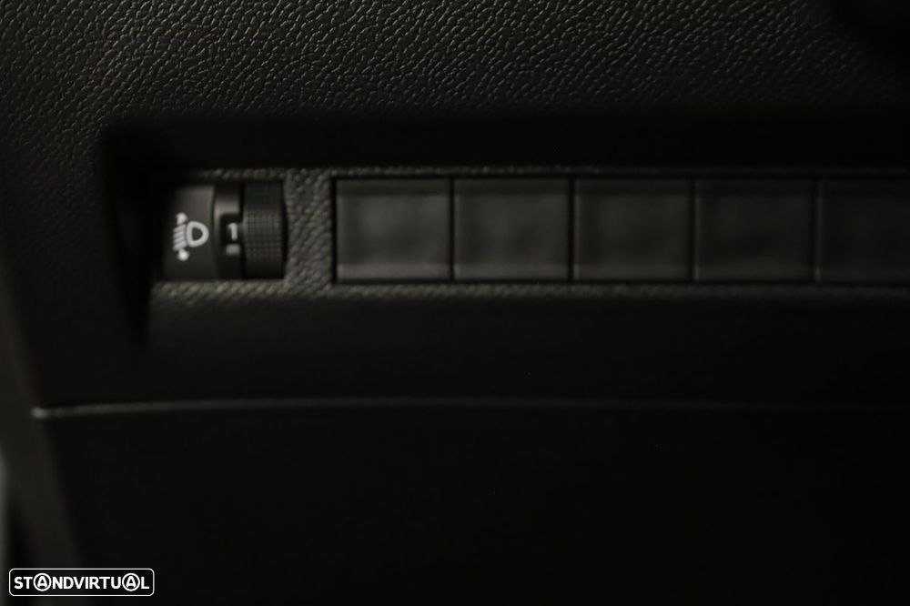 Peugeot 2008 1.2 PureTech Allure - 20
