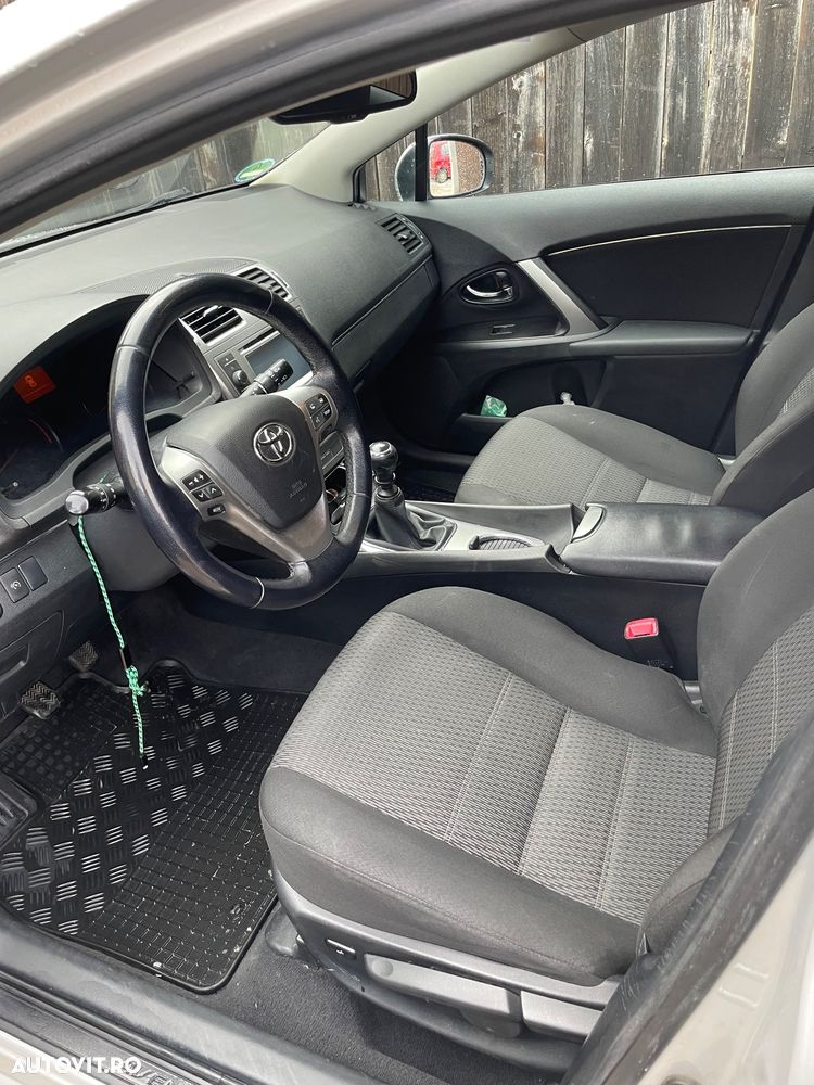 Toyota Avensis 2.0 D-4D Edition (2014) - 6