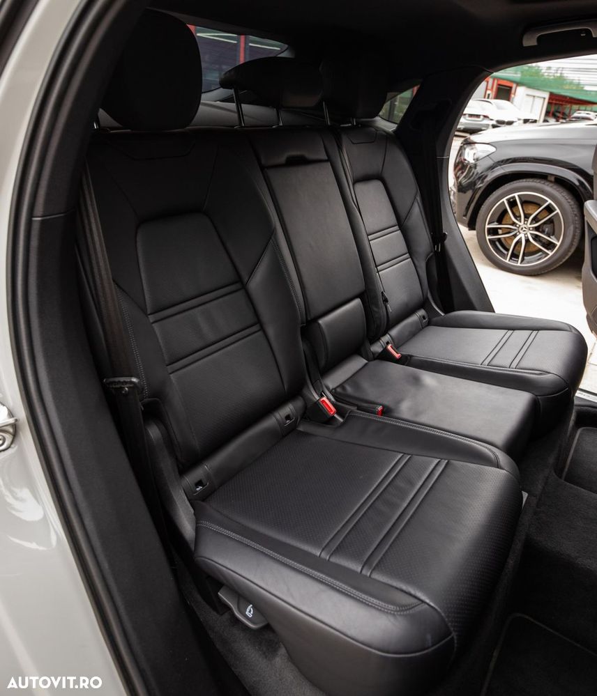 Porsche Cayenne Coupe - 12