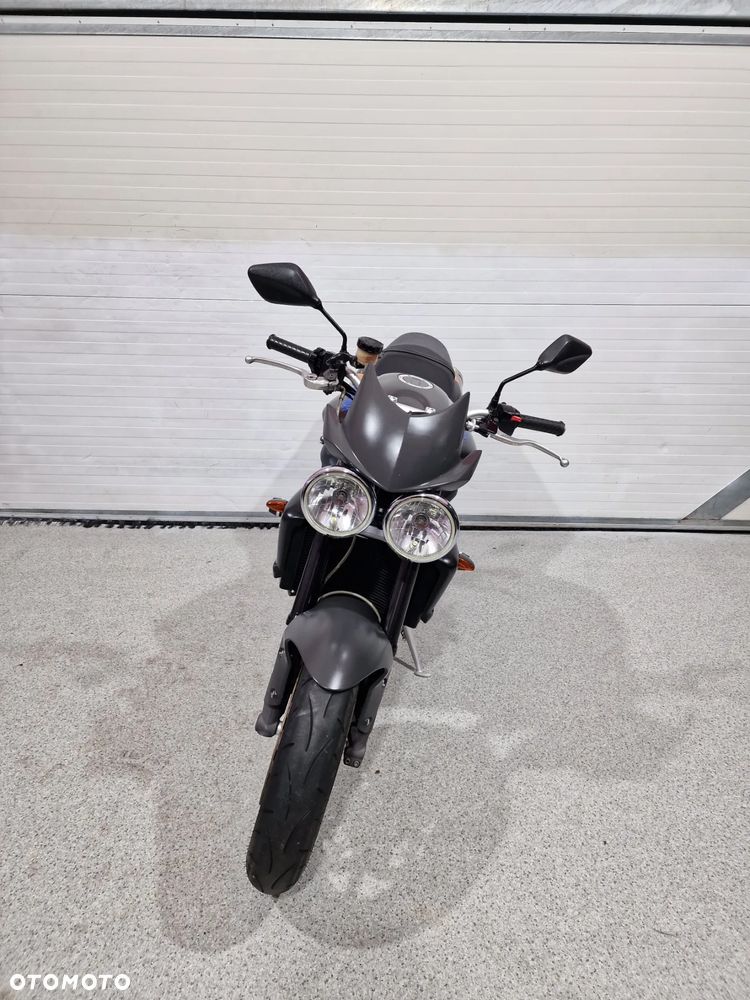 Triumph Street Triple - 15