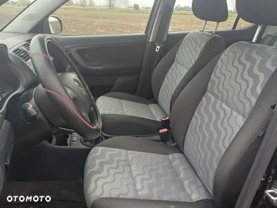 Skoda Fabia 1.2 HTP Elegance - 10