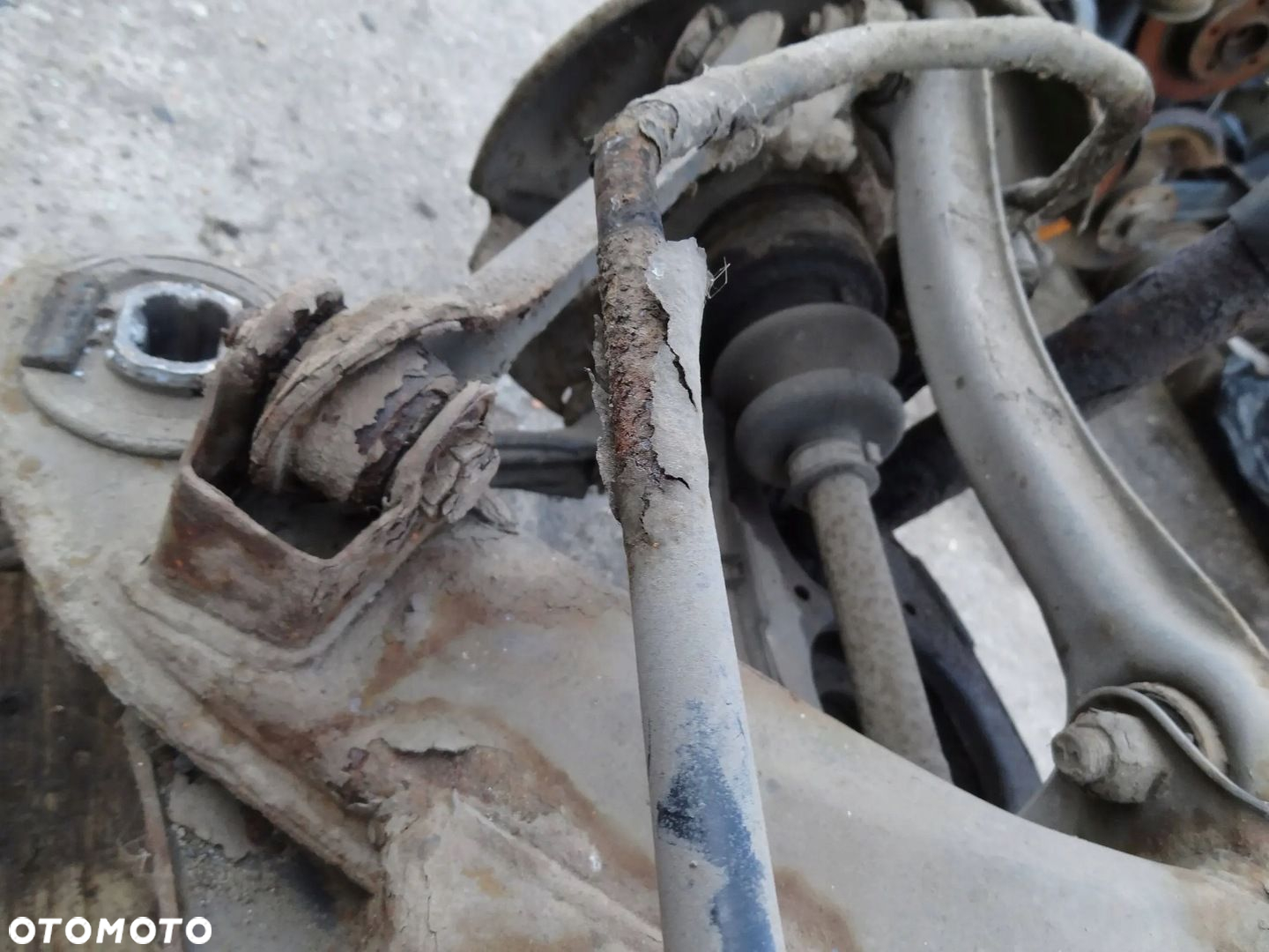 MB E-KLASA W124 2.5D 250D SEDAN BELKA OŚ ZAWIESZENIA TYŁ TYLNA - 3