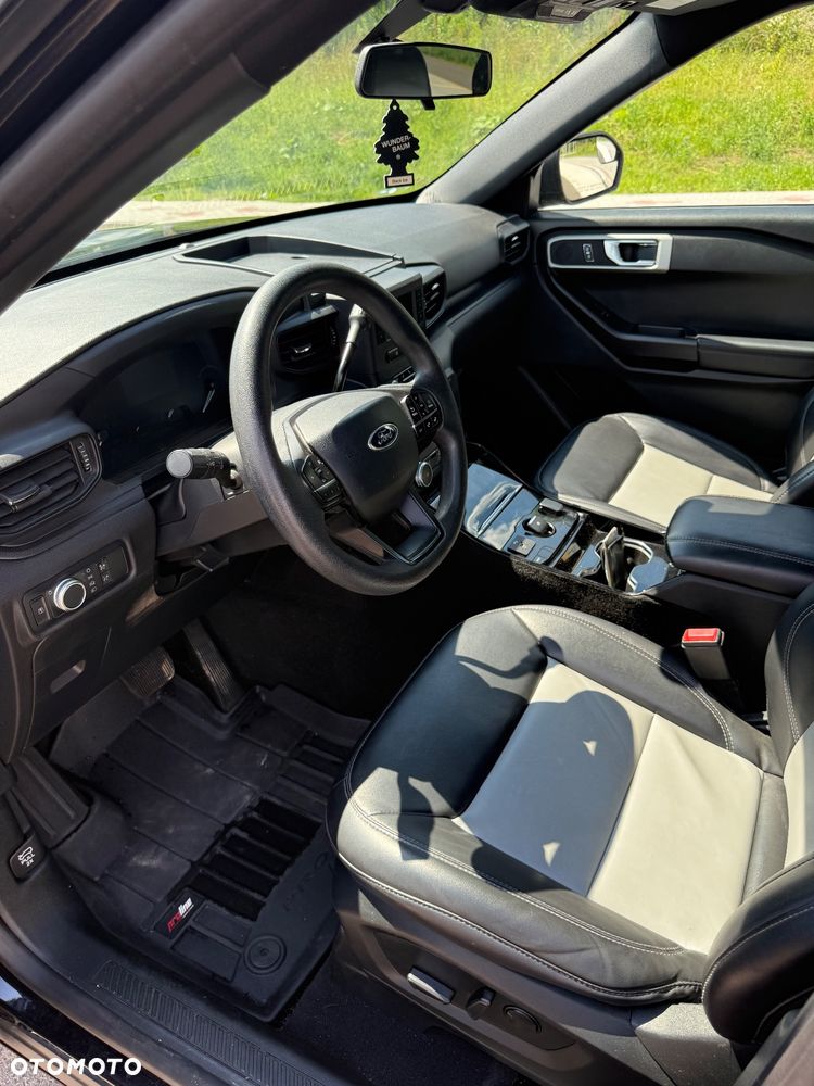Ford Explorer - 11