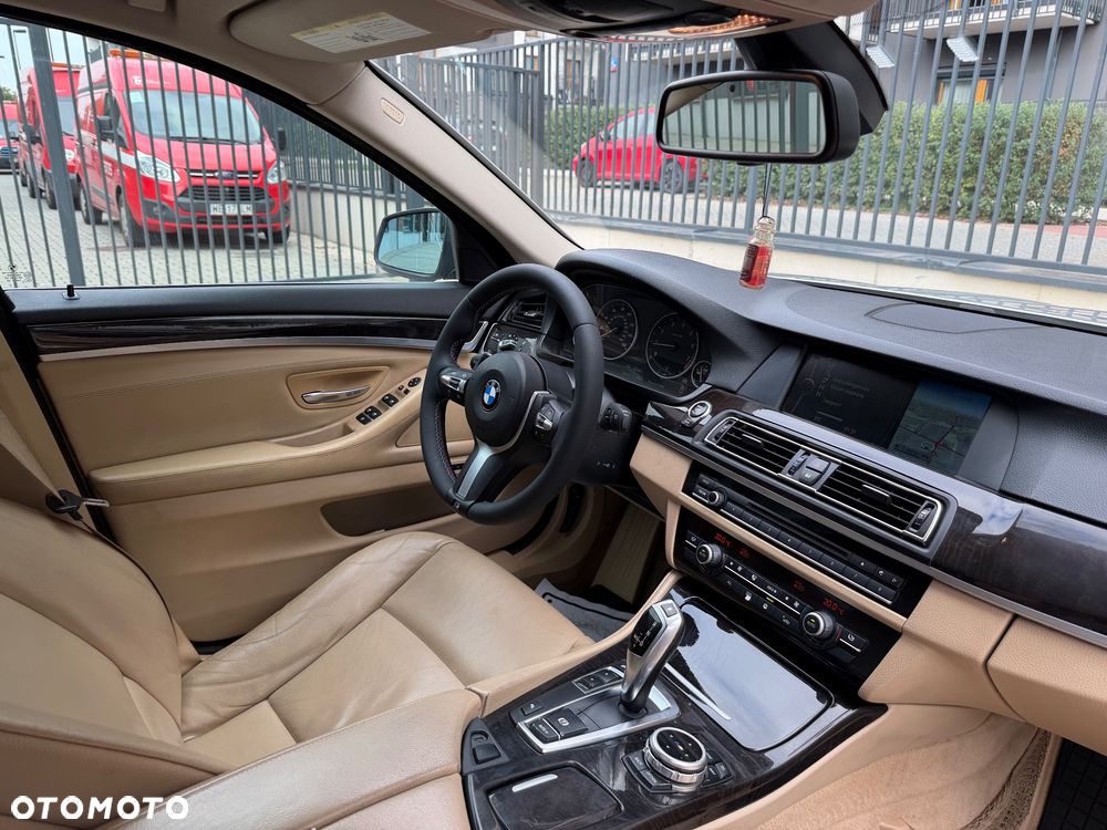 BMW Seria 5 528i xDrive Sport-Aut - 14