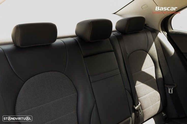 Mercedes-Benz C 300 BlueTEC Hybrid Avantgarde - 24