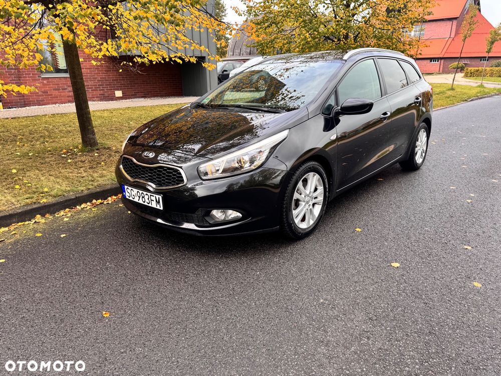 Kia Ceed 1.6 GDI Fifa World Cup Edition - 1