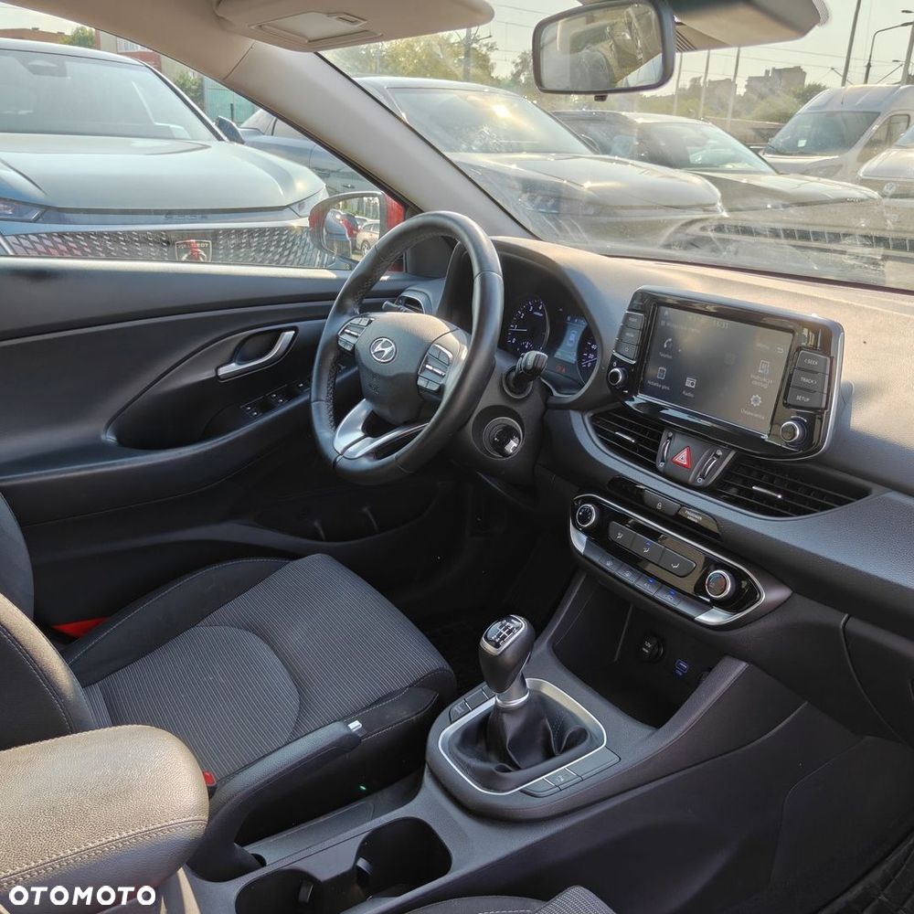 Hyundai i30 1.5 T-GDI 48V Modern - 11