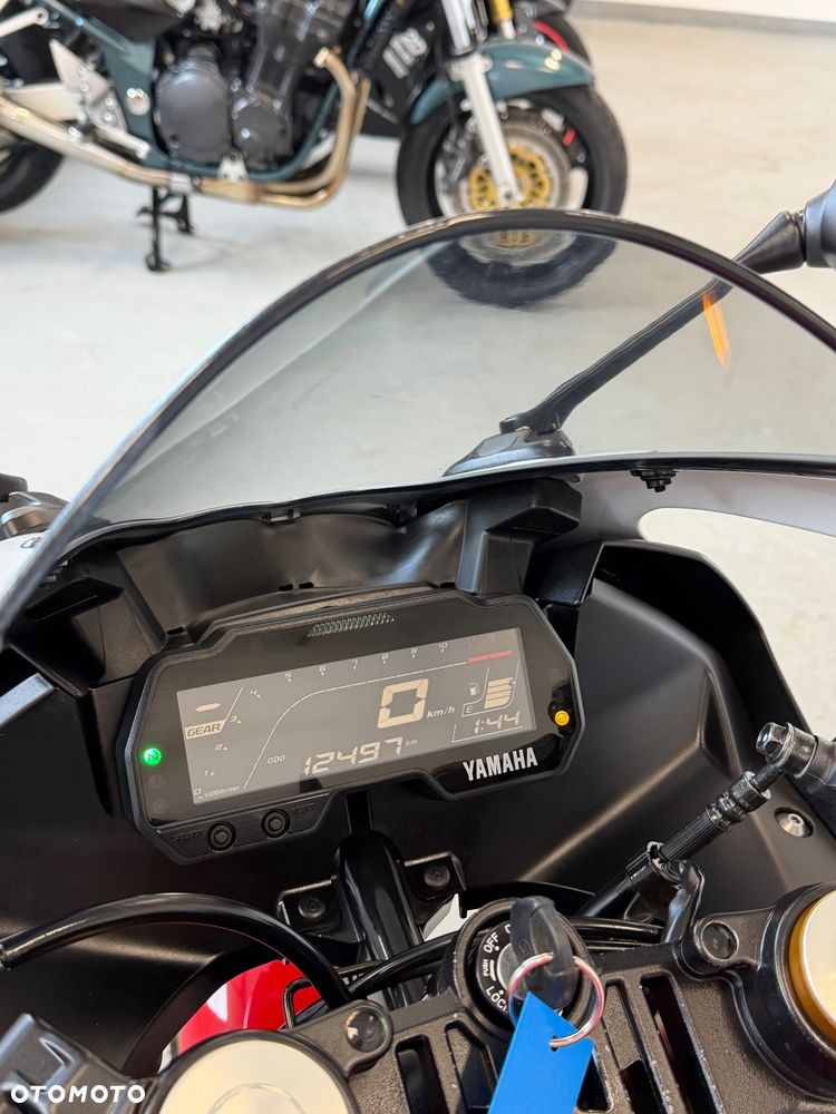 Yamaha YZF - 22