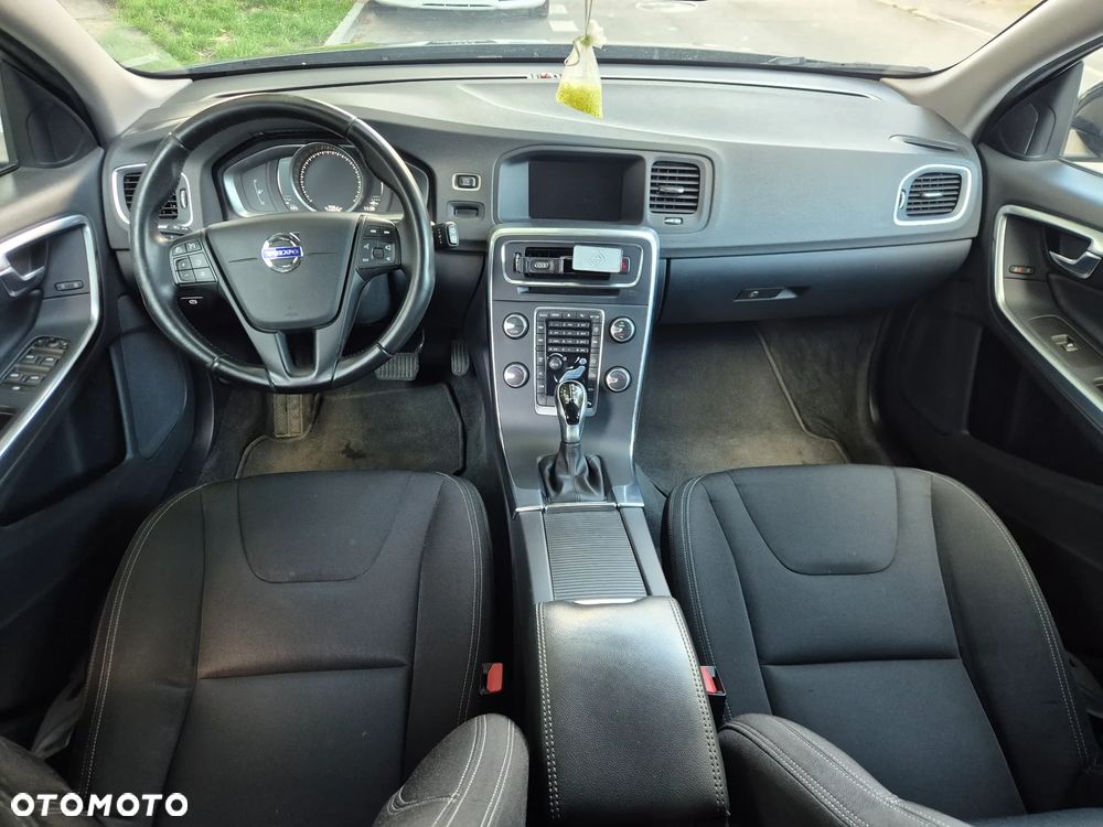 Volvo V60 D2 Geartronic Summum - 10