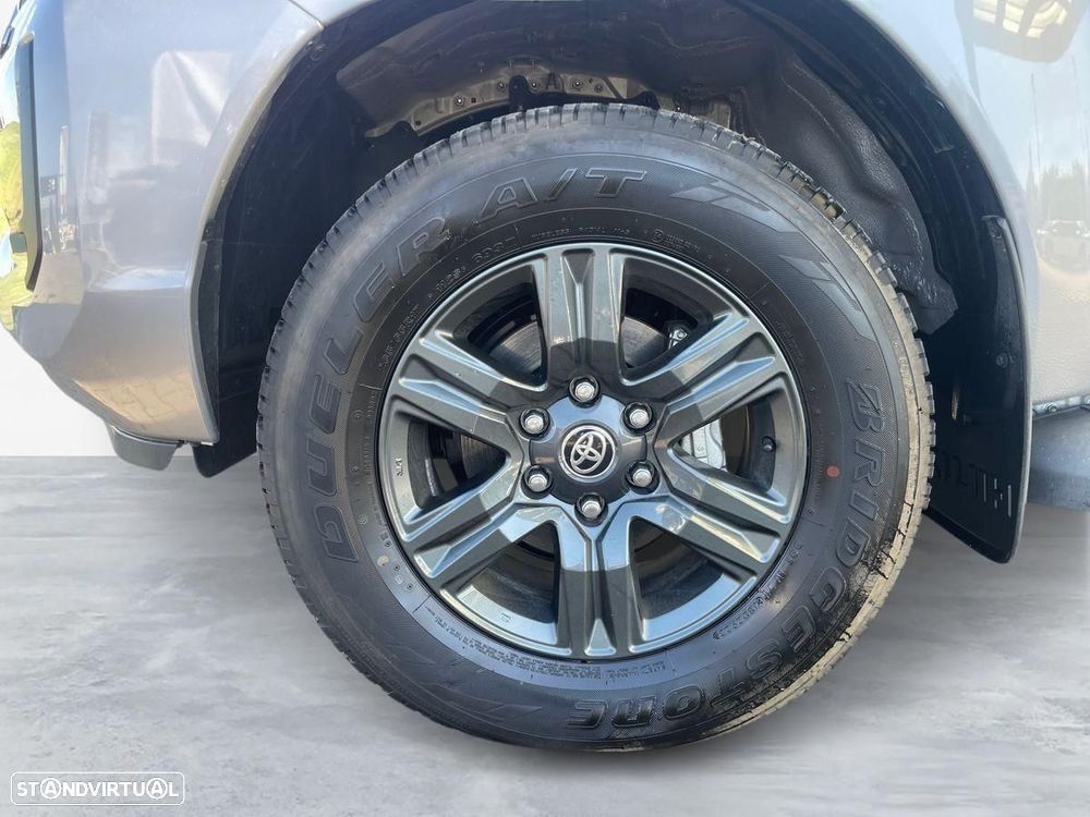 Toyota Hilux 2.4 D-4D 4WD Trial - 17