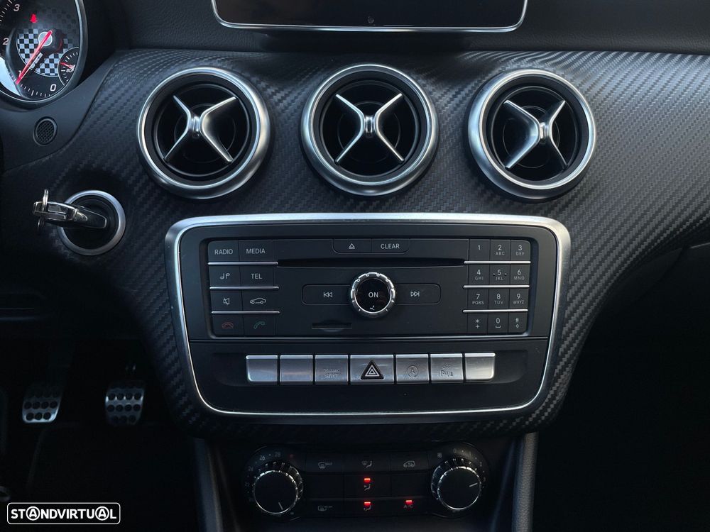 Mercedes-Benz A 180 d AMG Line - 14