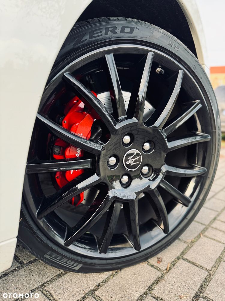 Maserati GranCabrio - 11