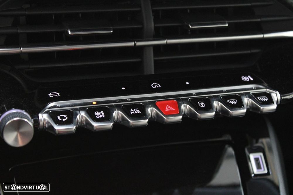 Peugeot 208 1.2 Hybrid Allure e-DCS6 - 13