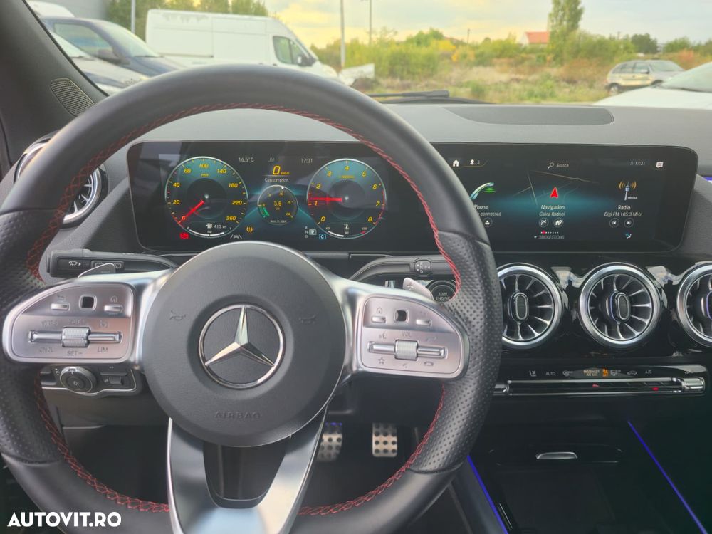 Mercedes-Benz GLA - 9