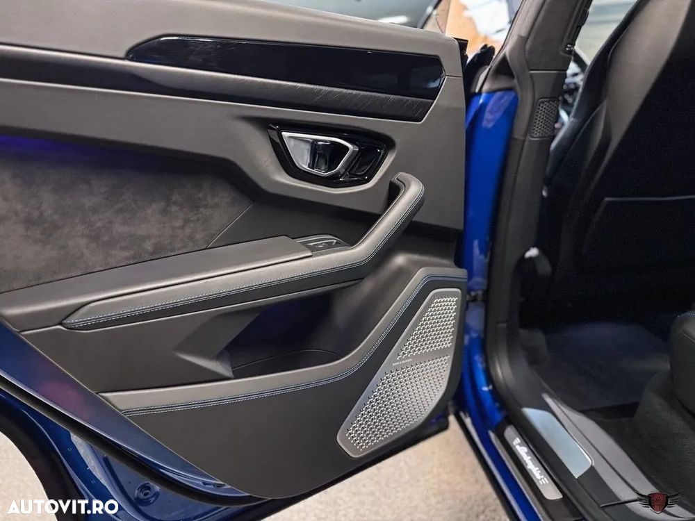 Lamborghini URUS Standard - 25