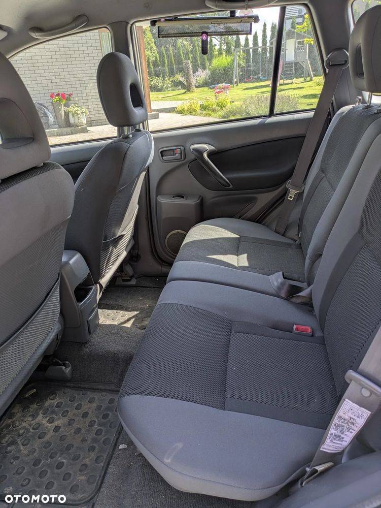 Toyota RAV4 2.0 VVT-i 4x4 - 7
