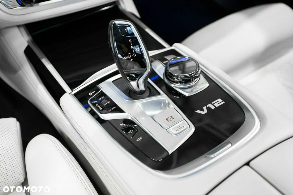 BMW Seria 7 M760Li xDrive - 30