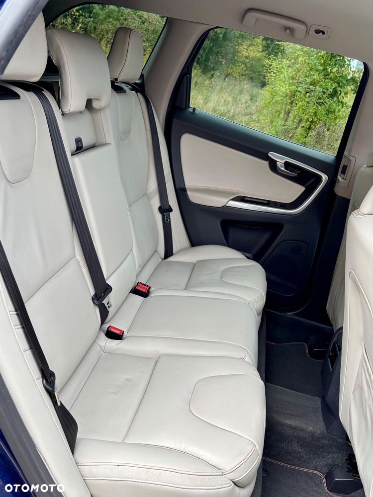 Volvo XC 60 D4 AWD Ocean Race - 17