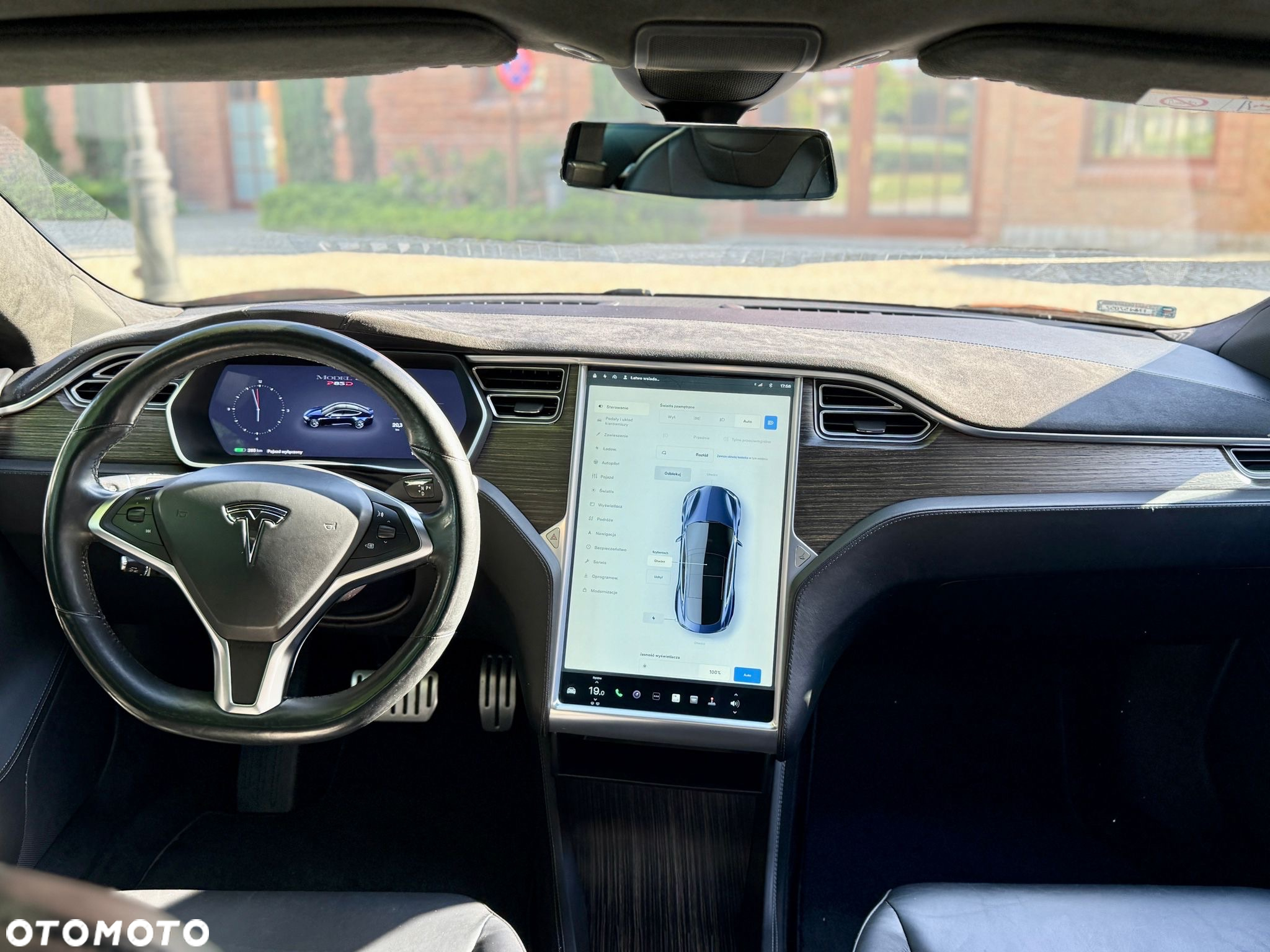 Tesla Model S Performance - 36