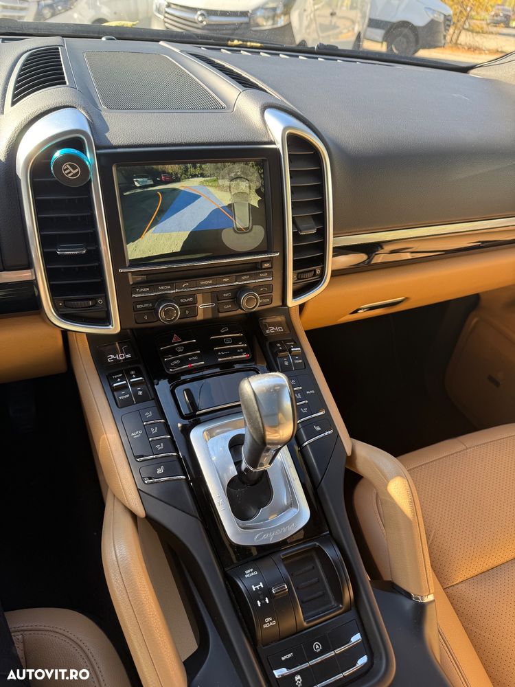 Porsche Cayenne Tiptronic S - 26