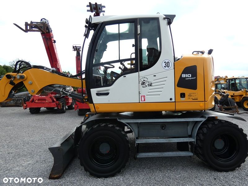 Liebherr A910 Compact ze Szwecji / ROTOTILT ZE SZCZYPCAMI / Super Stan / - 35