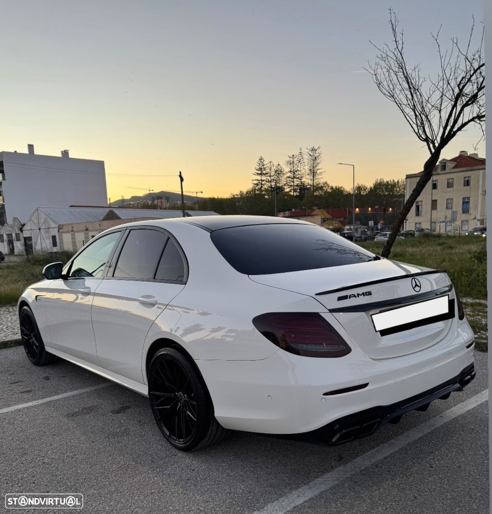 Mercedes-Benz E 300 e AMG Line - 1