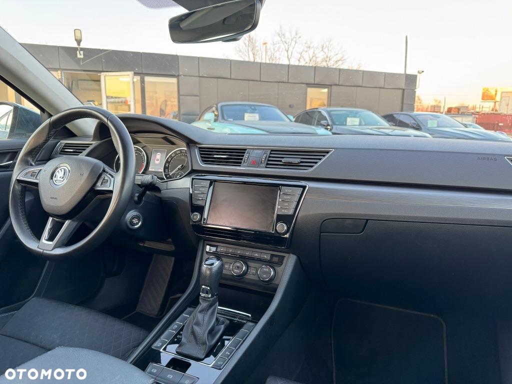Skoda Superb 2.0 TDI Style DSG - 13