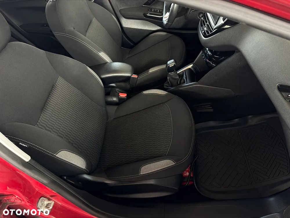 Peugeot 208 1.2 PureTech Allure - 15