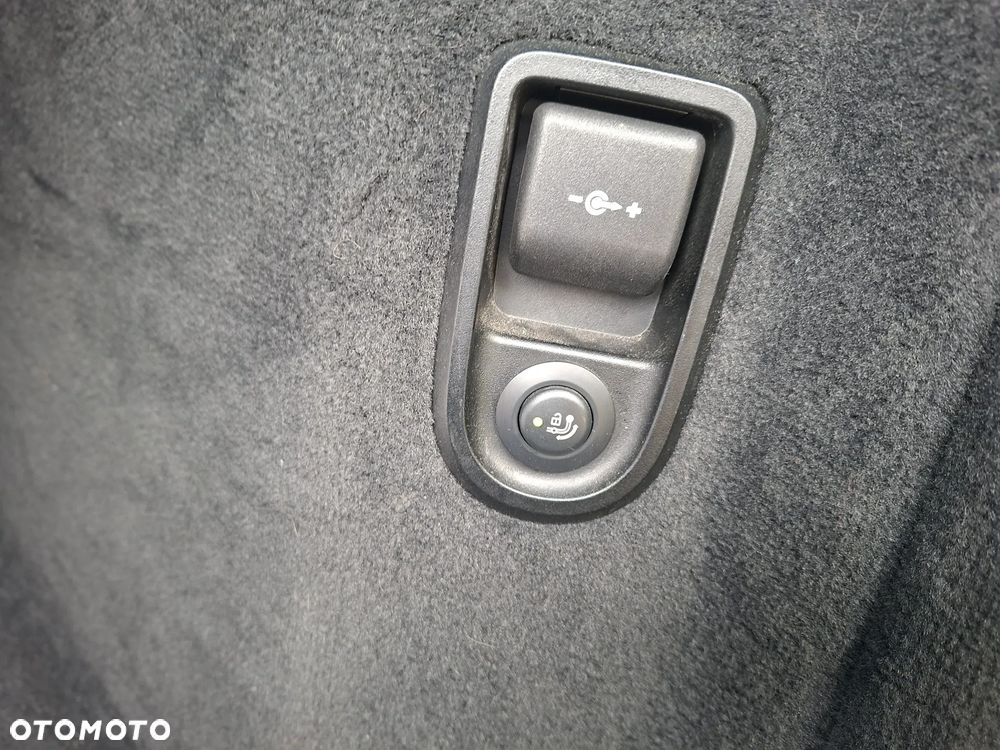 BMW Seria 5 520d M Sport - 23
