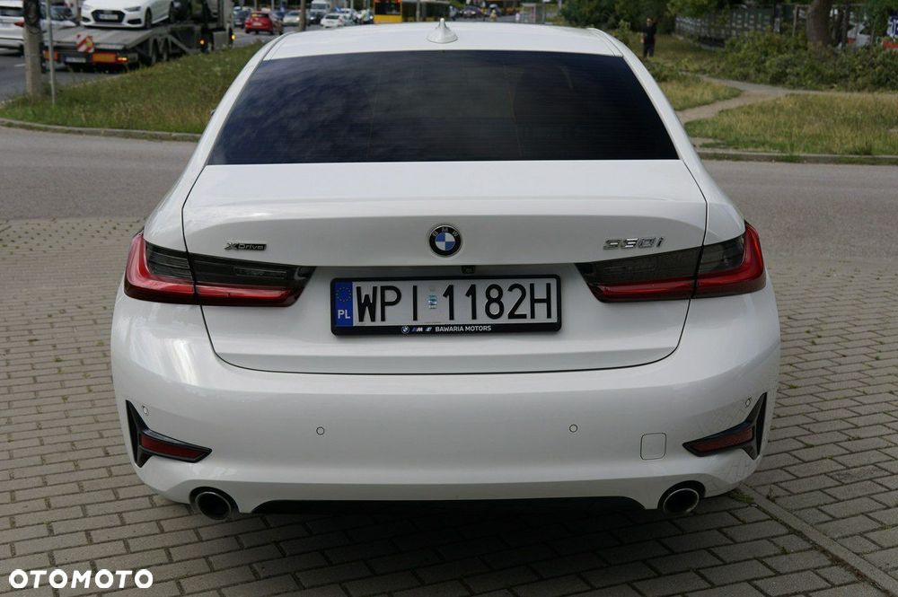 BMW Seria 3 330i xDrive - 6