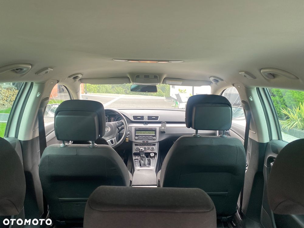 Volkswagen Passat - 4