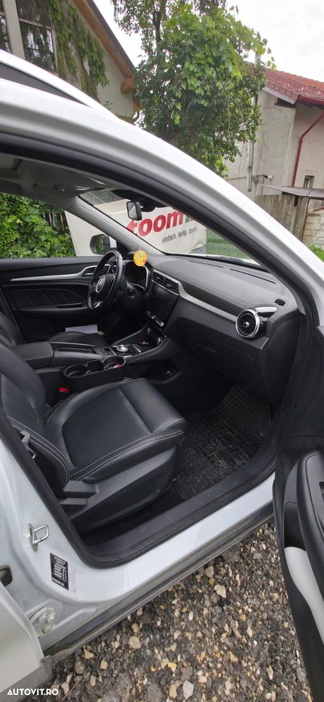 MG ZS EV Luxury - 8