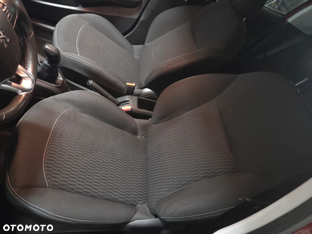 Peugeot 208 1.2 PureTech Active - 6