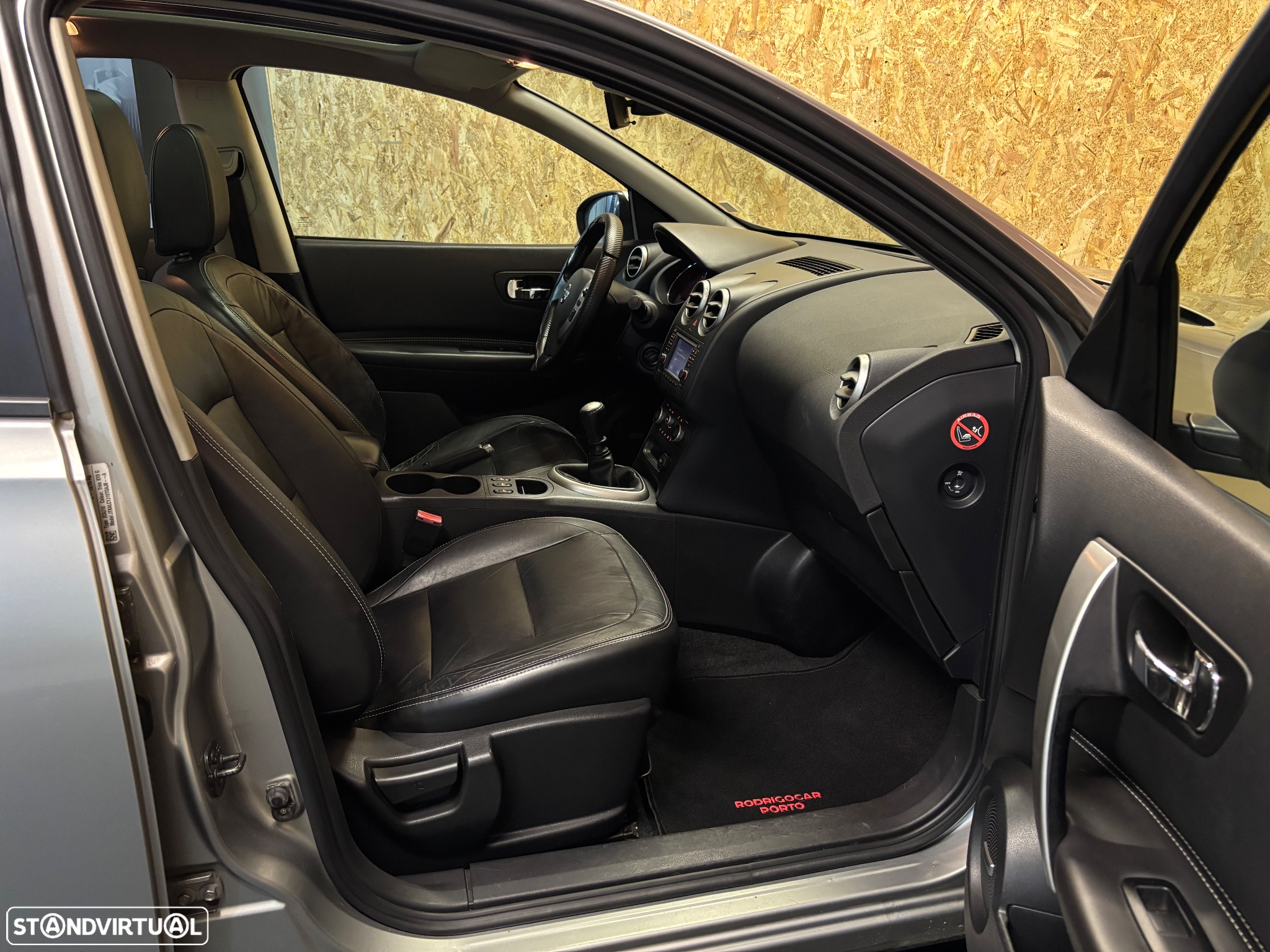 Nissan Qashqai +2 1.5 dCi Tekna Pele Preto +Navi - 14