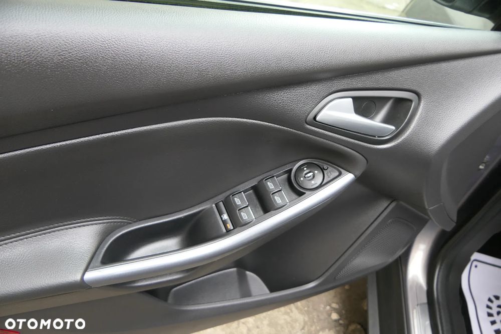Ford Focus 1.6 Ti-VCT Titanium - 21