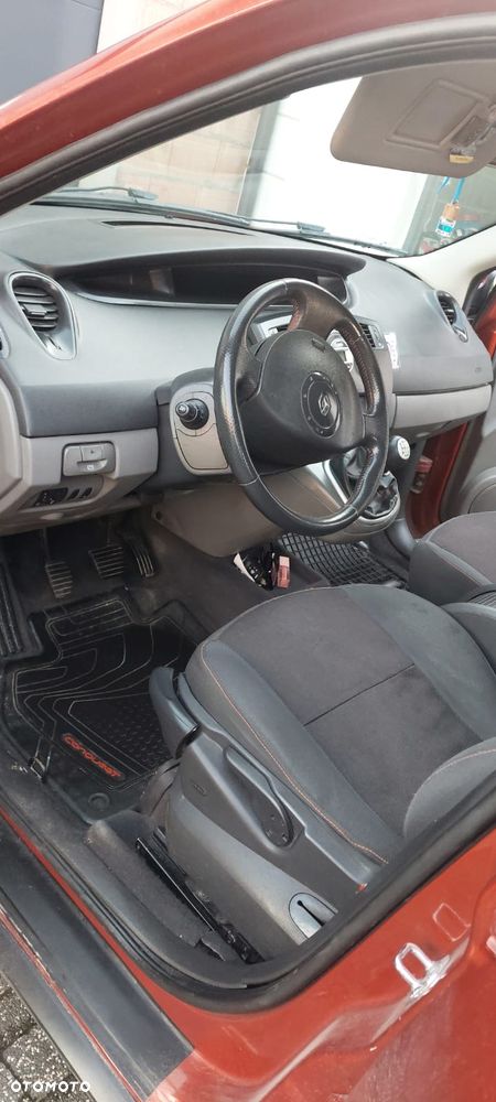 Renault Scenic - 8