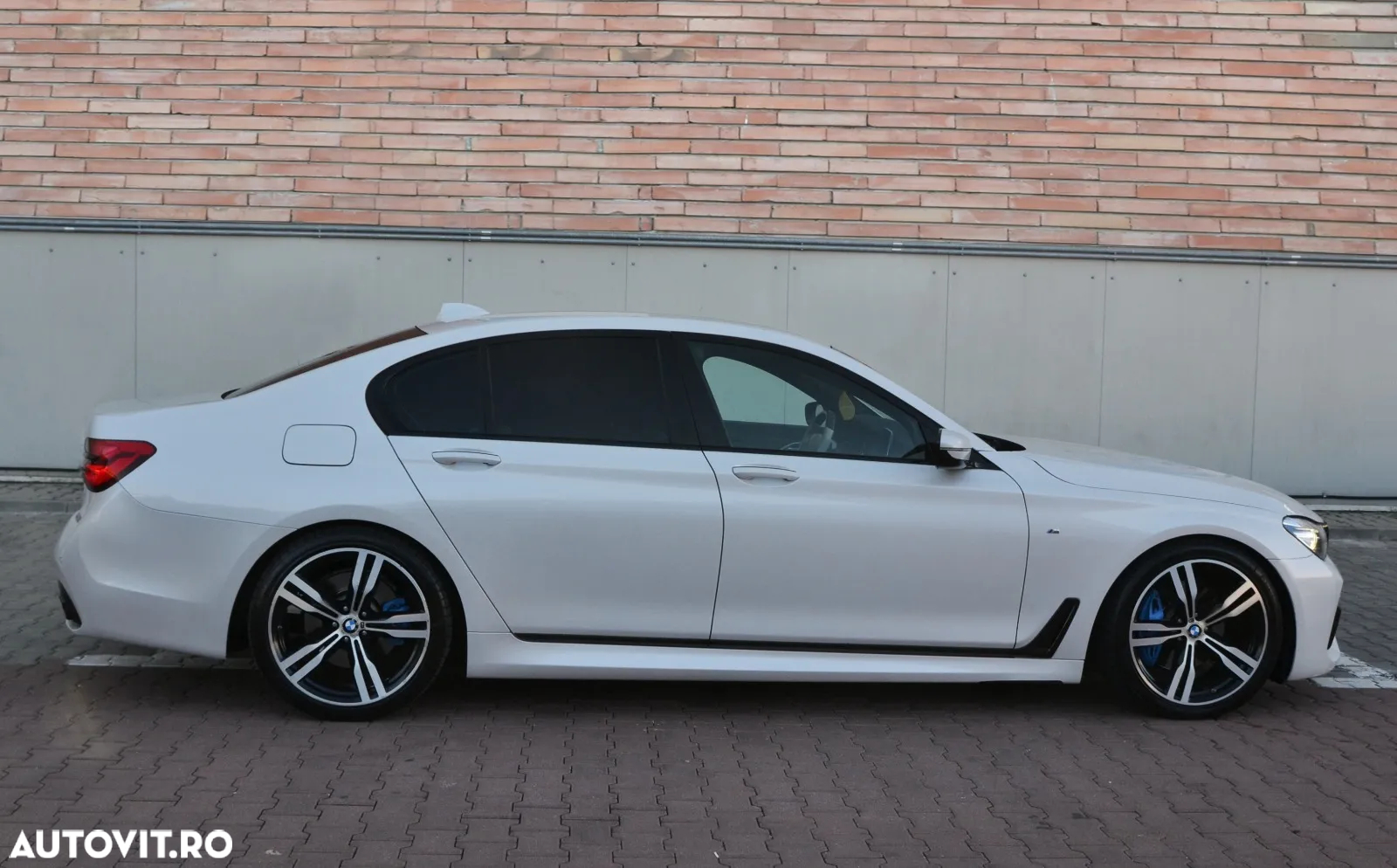 BMW Seria 7 730d - 23