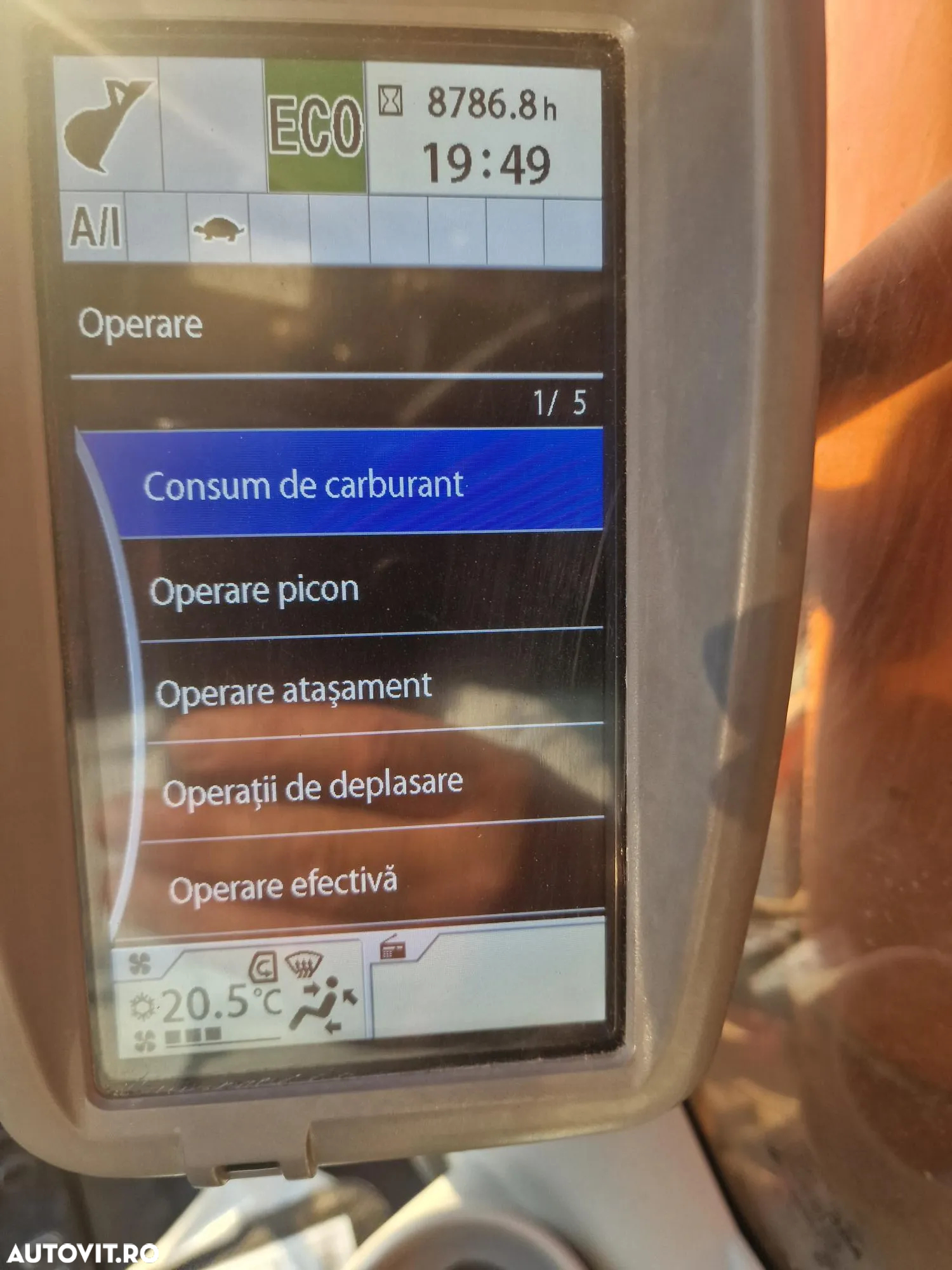 Hitachi ZX300, 32t, Cupa NOUA 1,8mc, 2018, 8.786h, Gresare automata, Inst picon, 3 pompe hidr HITACHI, Camera spate, Camere laterale, consum mediu 15l/h, Stare foarte buna, posibilitate leasing 3 ani-PROMOTIE 87.900 EUR+tva - 35