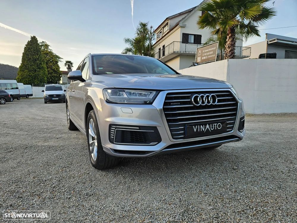 Audi Q7 - 1