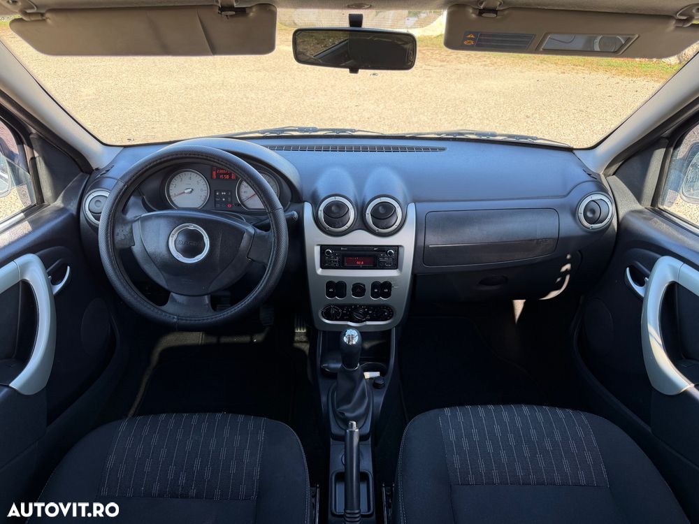 Dacia Logan 1.6 16V Laureate - 6