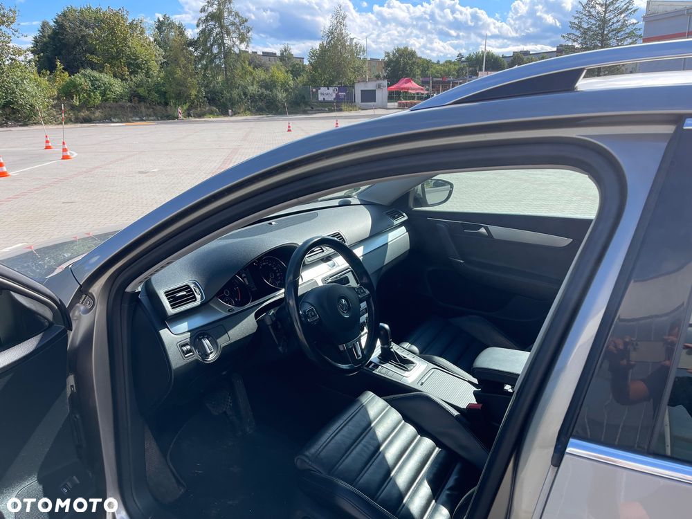 Volkswagen Passat 2.0 TDI DSG BlueMotion Technology R-Line - 8