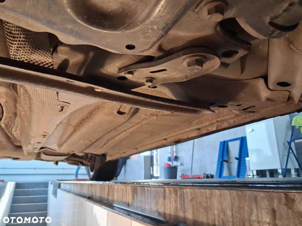 Ford Focus 1.6 Trend EU5 - 23