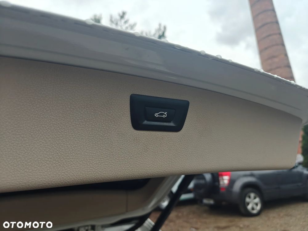 BMW Seria 3 318d Luxury Line - 38