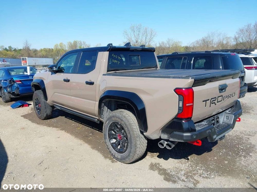 Toyota Tacoma - 9