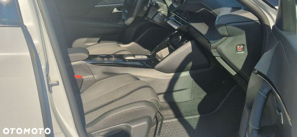 Peugeot 2008 PureTech 130 GT S&S EAT8 - 22