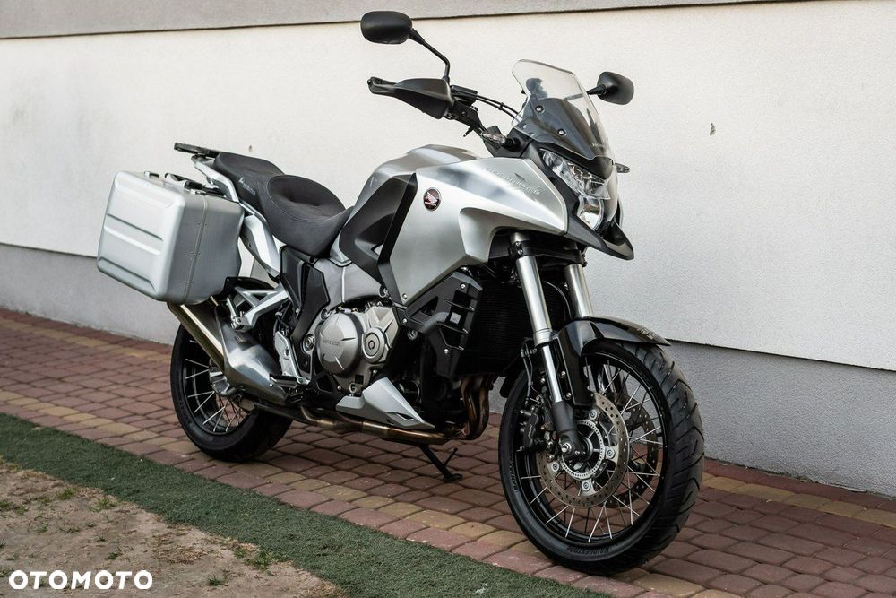 Honda VFR - 1