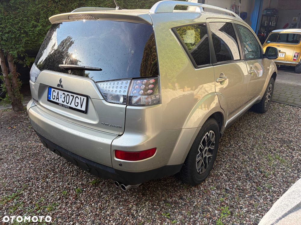 Mitsubishi Outlander 2007 photo 2