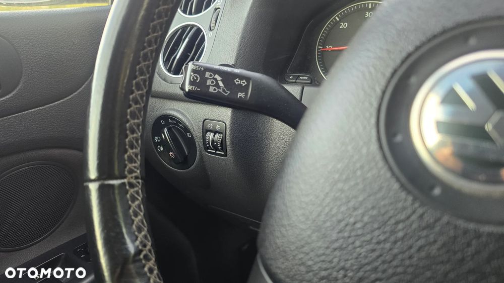 Volkswagen Golf Plus 1.9 TDI DPF Comfortline BlueMotion - 39