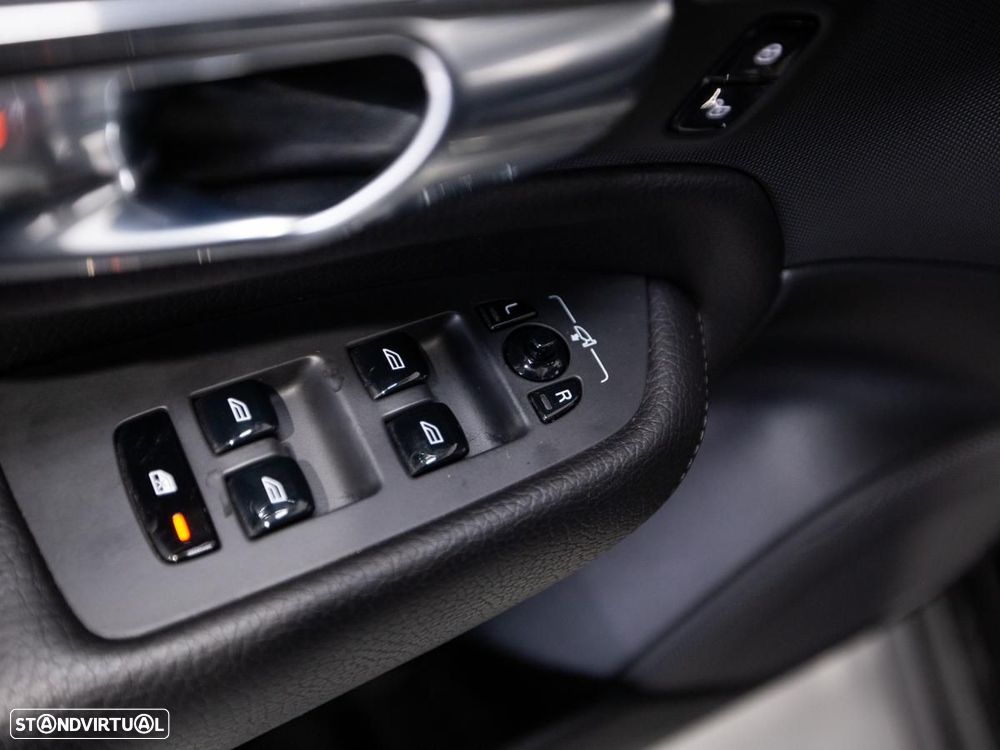 Volvo XC 90 2.0 T8 PHEV Momentum Plus AWD - 15
