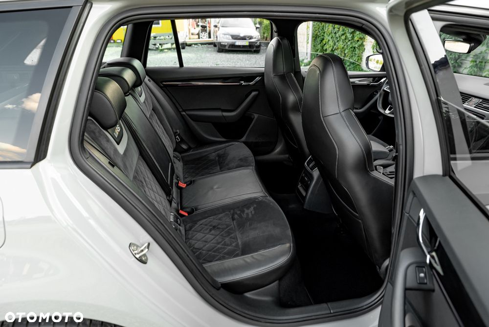 Skoda Octavia 2.0 TSI RS - 29